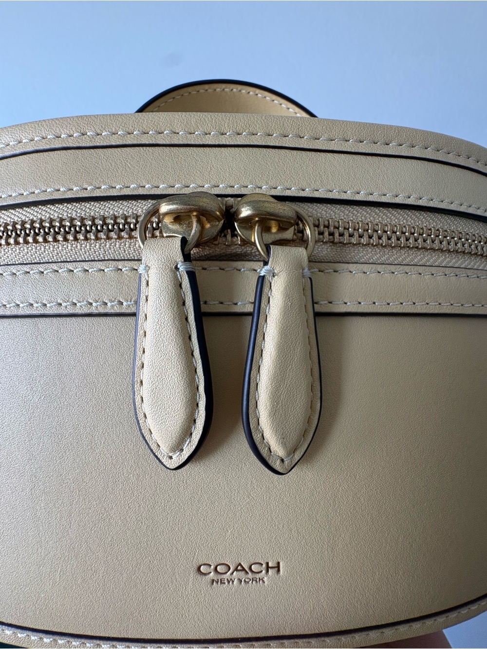 Coach Trail Bag in Vanilla - Picture 12 of 13